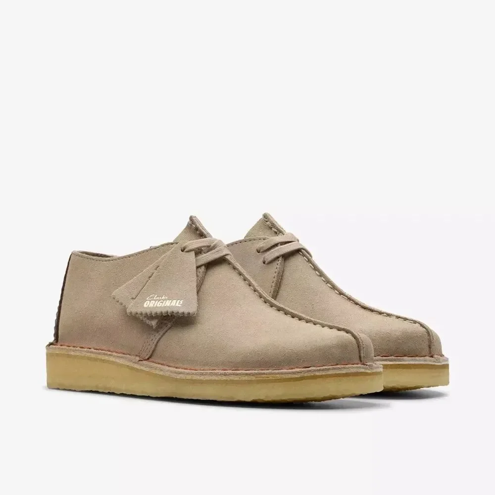 Clarks Men's Beige Suede Desert Trek Chukka Boots in sand suede sz 11.5